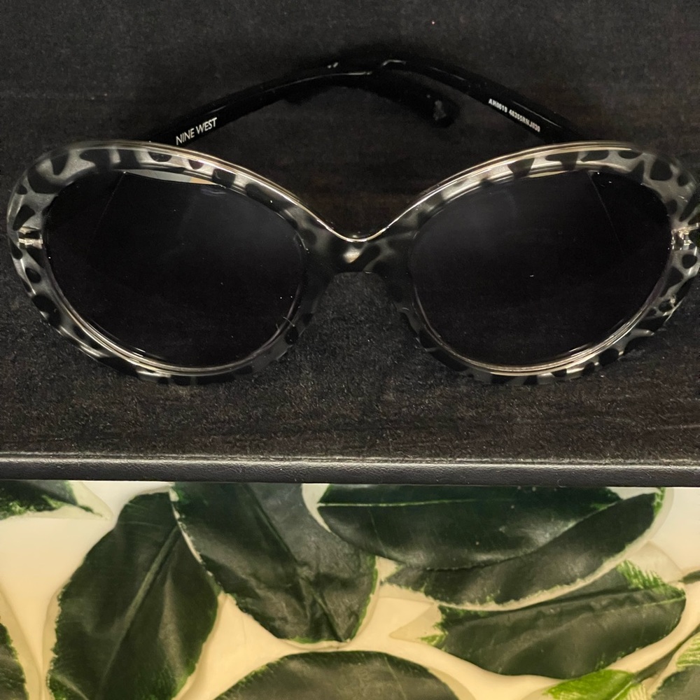 Nine West Woman’s Oversized Sunglasses